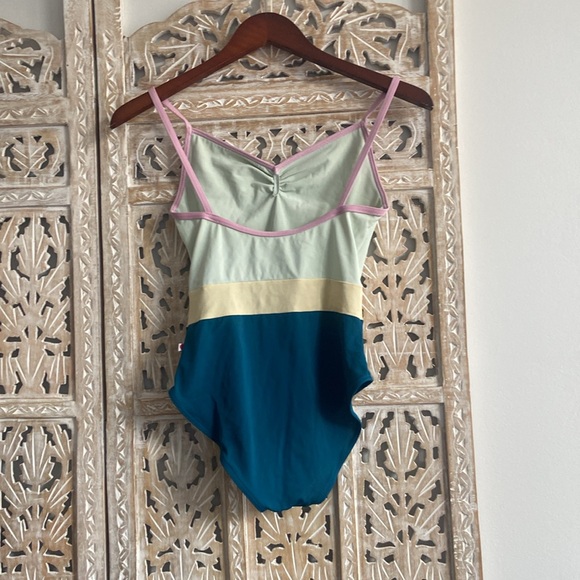 Yumiko Micah Leotard - Picture 3 of 3